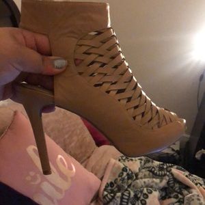 gianni bini tan heels